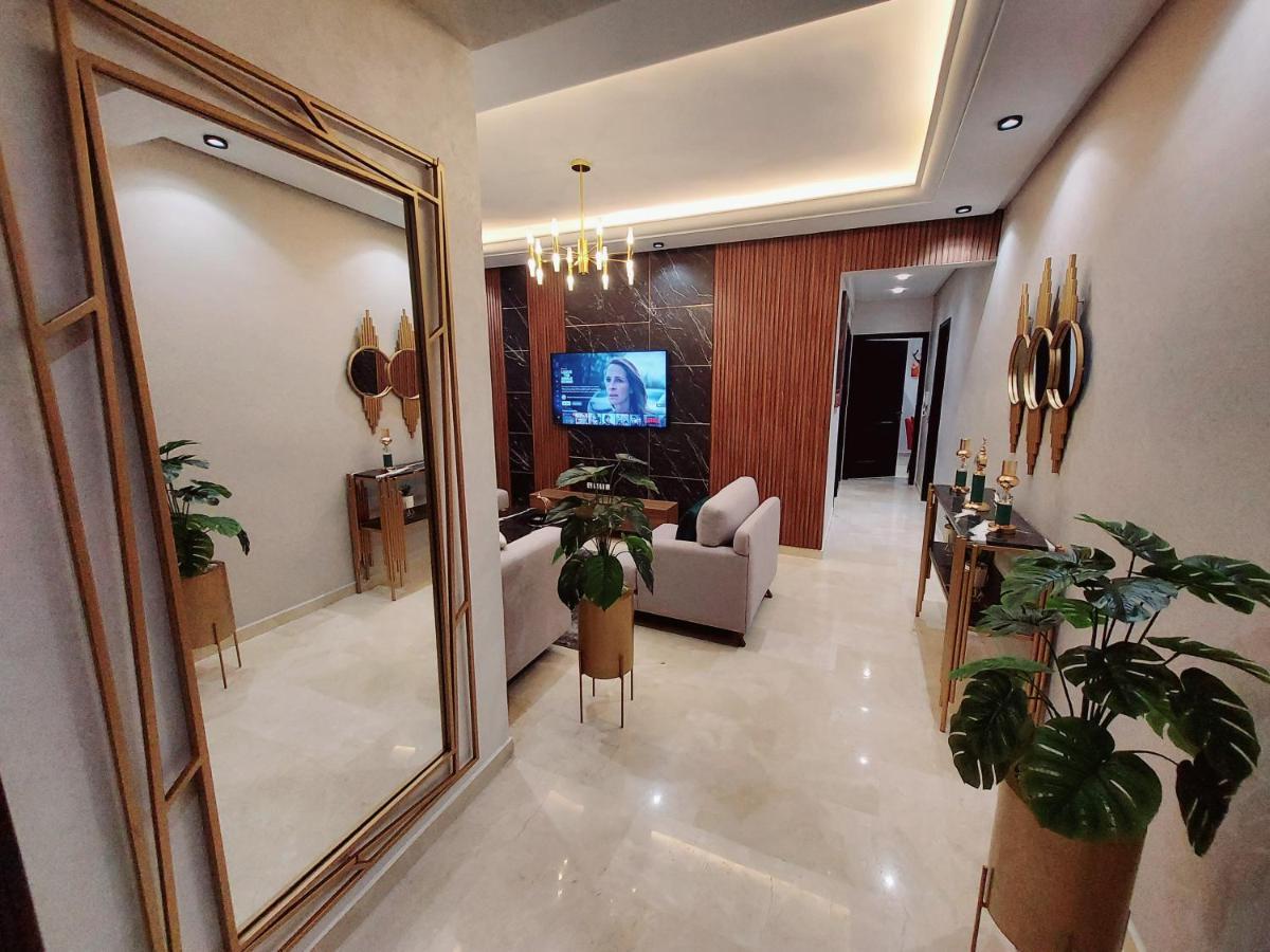 Modern Apartment Opposite The Hassan2 Mosque, Very Well Equipped And Stylish, 85 M2 With Gym And Direct Sea View With Underground Garage , Prohibits Unmarried Couples Of Arab Origin 카사블랑카 외부 사진