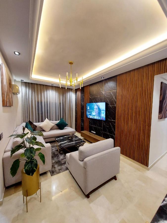 Modern Apartment Opposite The Hassan2 Mosque, Very Well Equipped And Stylish, 85 M2 With Gym And Direct Sea View With Underground Garage , Prohibits Unmarried Couples Of Arab Origin 카사블랑카 외부 사진