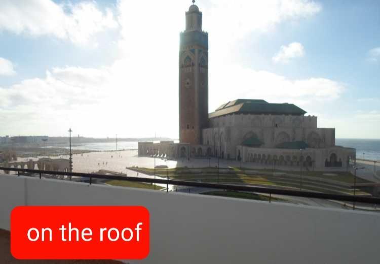 Modern Apartment Opposite The Hassan2 Mosque, Very Well Equipped And Stylish, 85 M2 With Gym And Direct Sea View With Underground Garage , Prohibits Unmarried Couples Of Arab Origin 카사블랑카 외부 사진